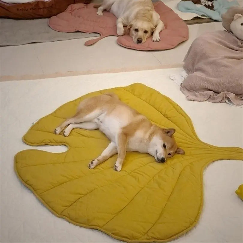 Washable Leaf Shaped Cooling Mat